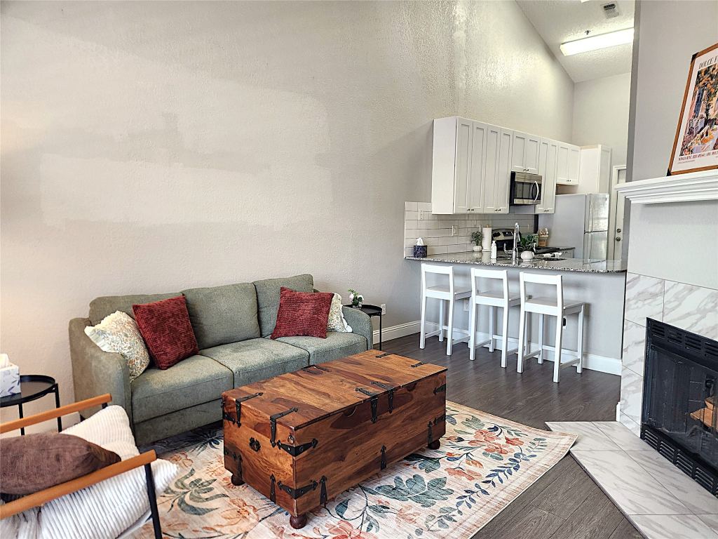 4800 W Lovers Lane, Dallas, TX 75209 — photo 1