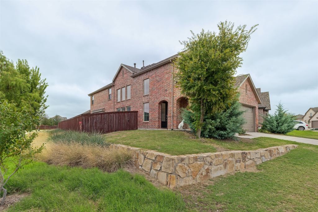 1805 Pelham Drive, Aubrey, TX 76227 — photo 1