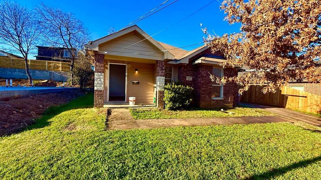 1511 Doyle Avenue, Dallas, TX 75203 — photo 1