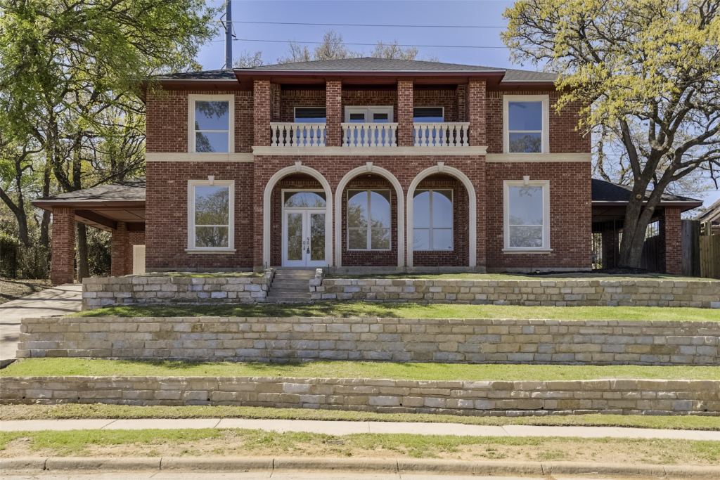 2916 Forestwood Drive, Arlington, TX 76006 — photo 1