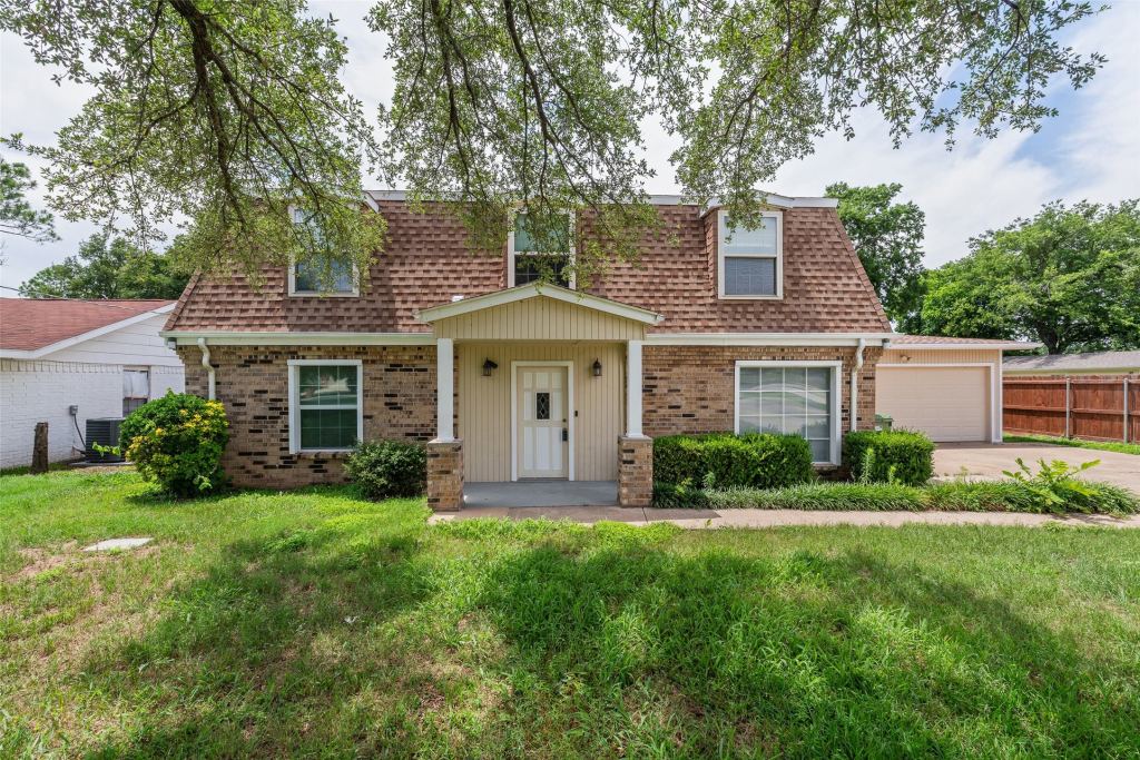 4102 Apache Trail Court, Granbury, TX 76048 — photo 1