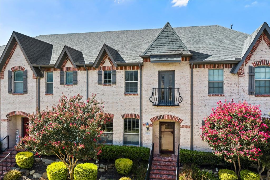 1816 Desoto Drive
