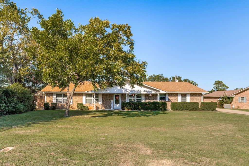 1429 College Street, Sulphur Springs, TX 75482 — photo 1