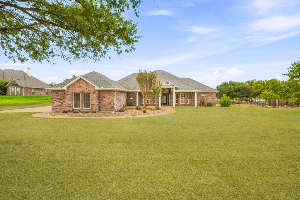 2105 Wood Duck Lane, Granbury, TX 76049 — photo 1