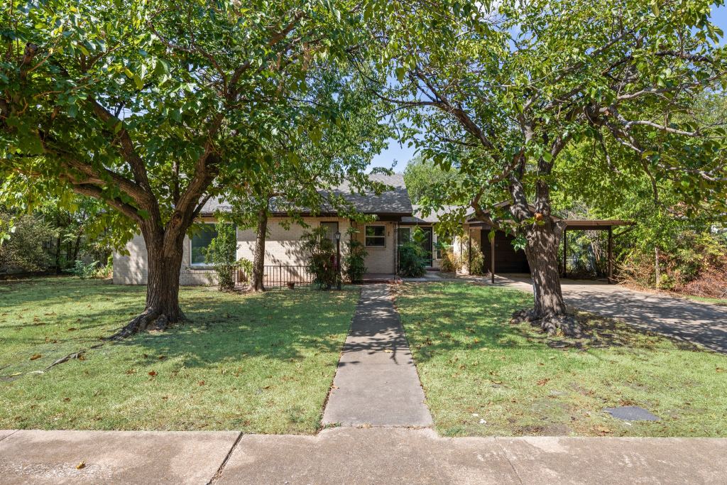 1606 N Woods Street, Sherman, TX 75092 — photo 1