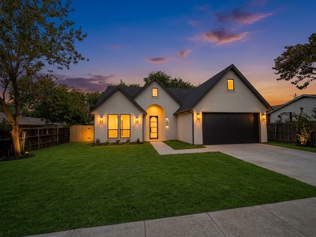 338 Texana Street, Van Alstyne, TX 75495 — photo 1