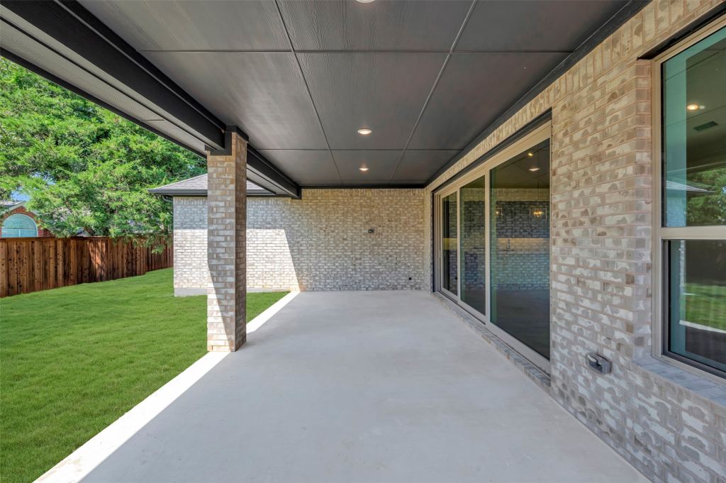3008 Sandy Springs Drive, Arlington, TX 76017 — photo 1