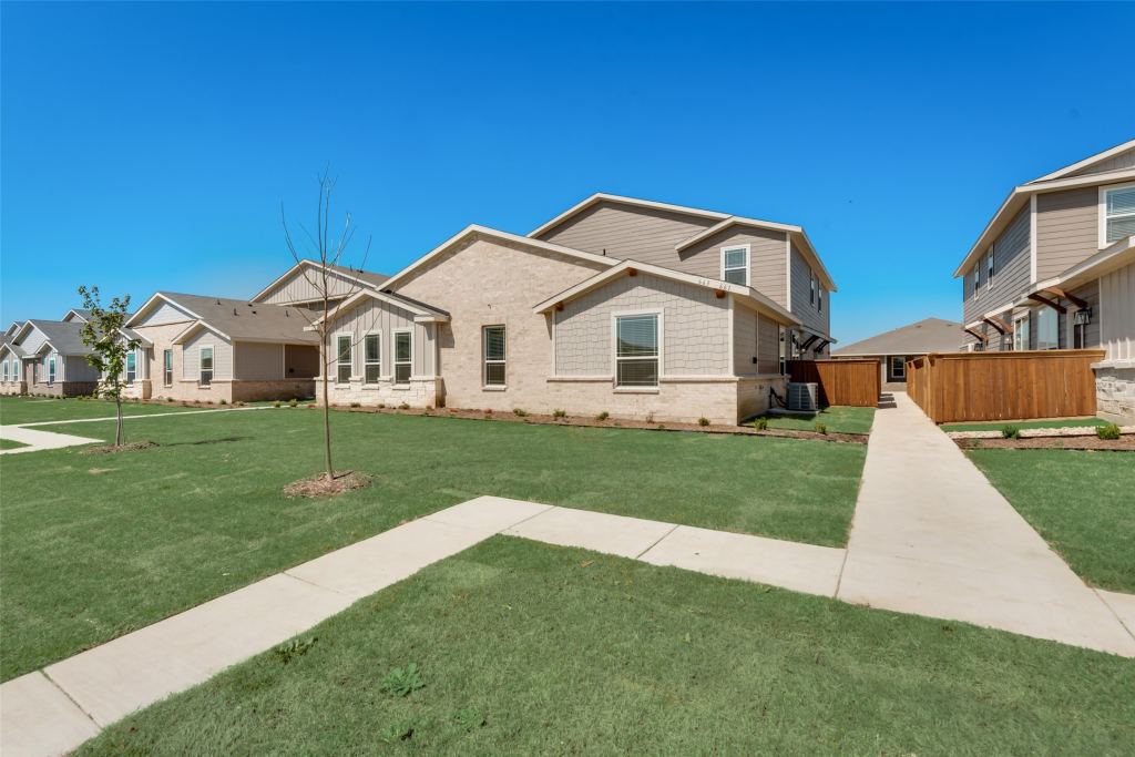 663 Wheatfield Drive, Venus, TX 76084 — photo 1