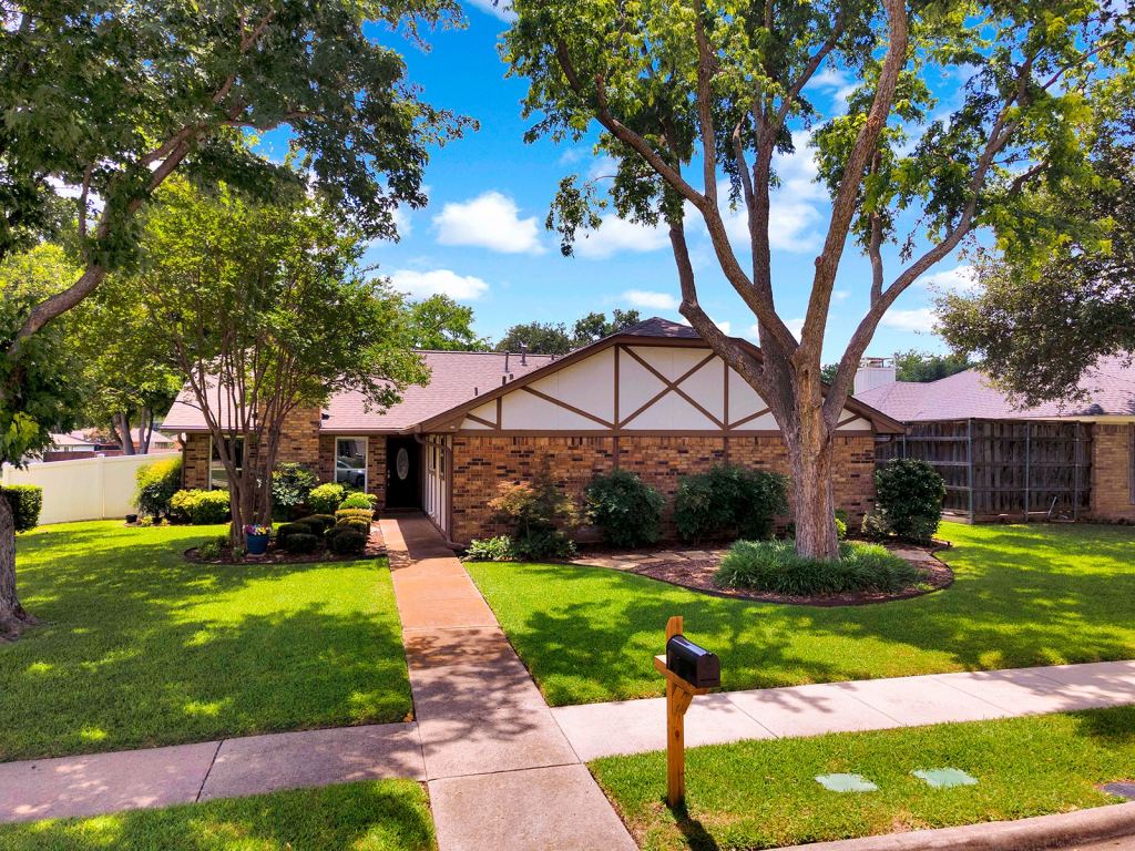 1600 Hearthstone Drive, Plano, TX 75023 — photo 1
