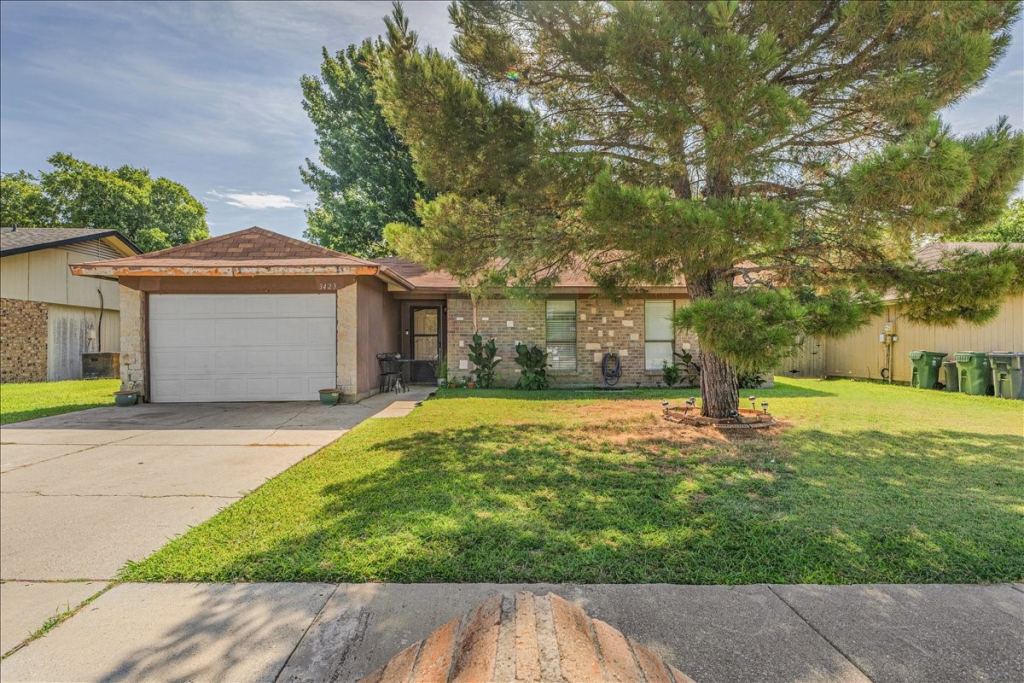 3423 Hickory Hill Drive, Arlington, TX 76014 — photo 1