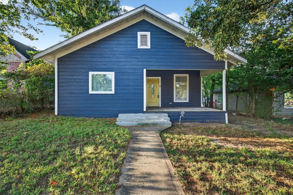 514 E Day Street, Denison, TX 75021 — photo 1