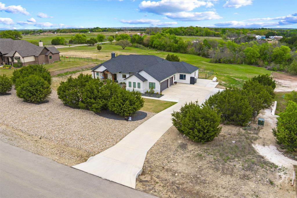 2043 Woodland Road, Weatherford, TX 76088 — photo 1