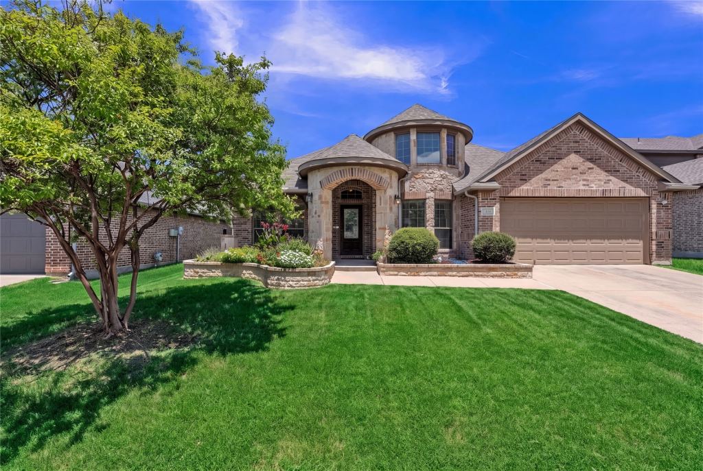 404 Bryn Mawr Lane, Van Alstyne, TX 75495 — photo 1