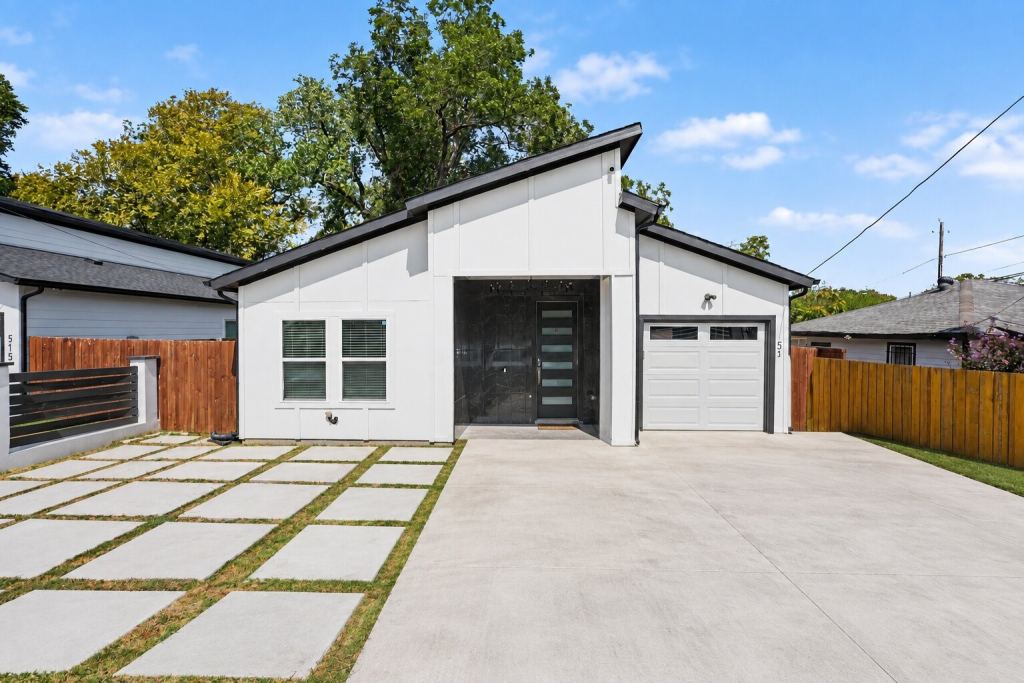 511 Woodbine Avenue, Dallas, TX 75203 — photo 1