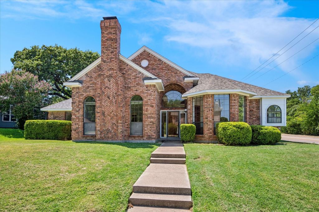 1902 Buffalo Bend Drive, Lewisville, TX 75067 — photo 1