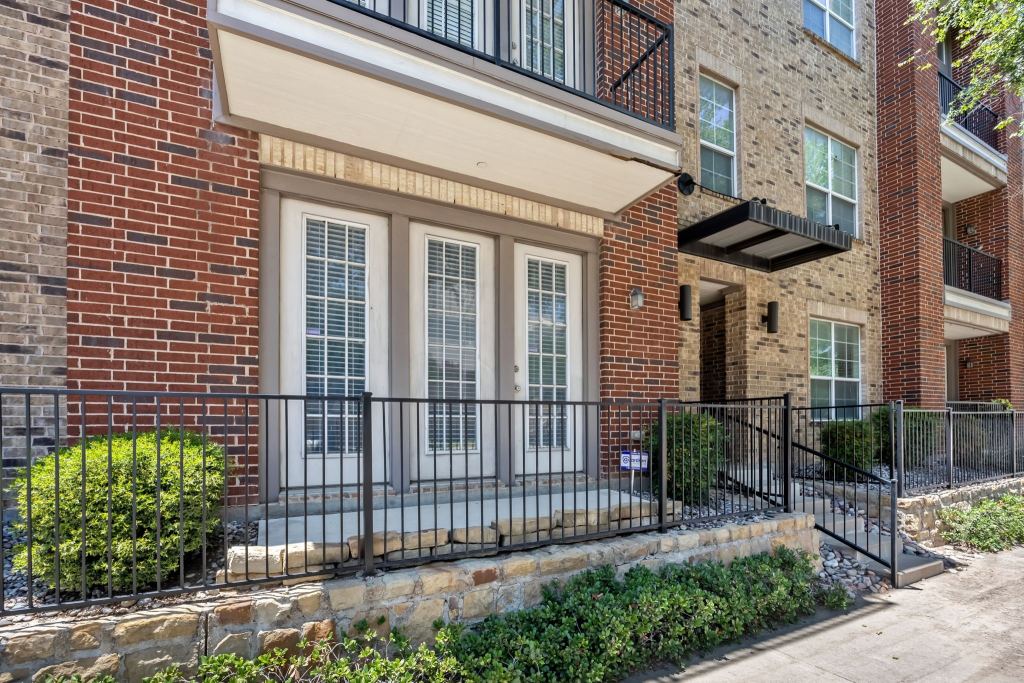 950 Henderson Street 1104, Fort Worth, TX 76102 — photo 1