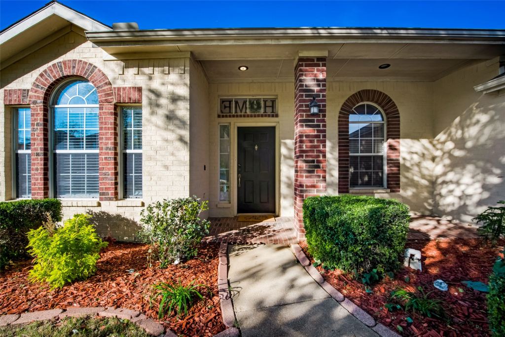 2732 Excalibur Drive