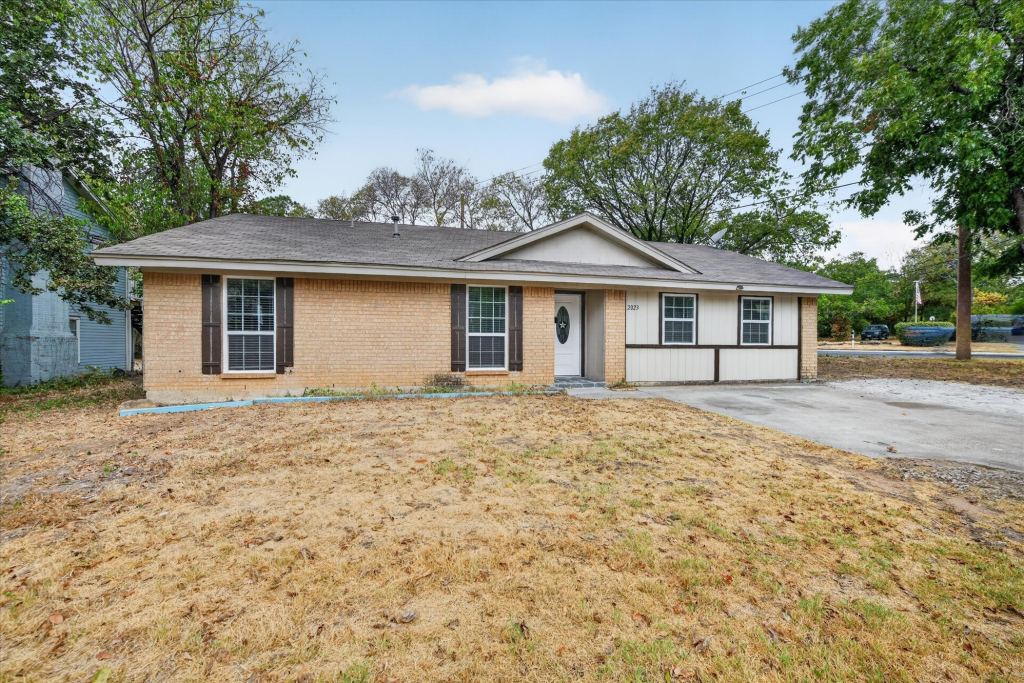 2023 N Bell Avenue, Denton, TX 76209 — photo 1