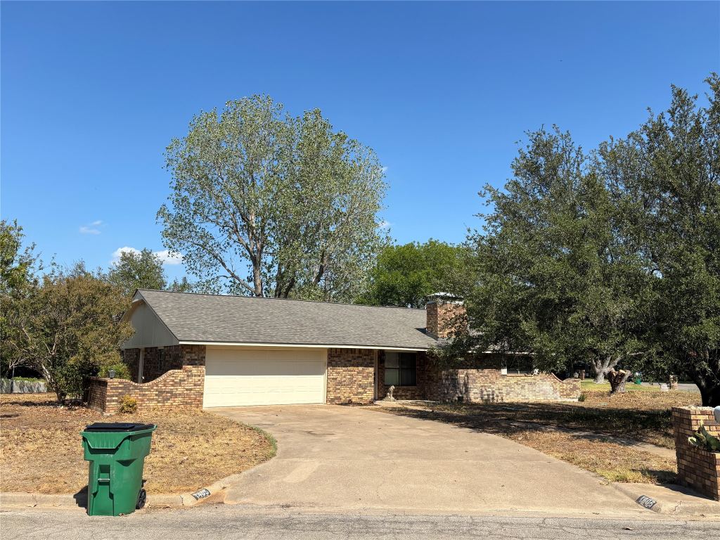 1405 N Prairie Wind Boulevard, Stephenville, TX 76401 — photo 1