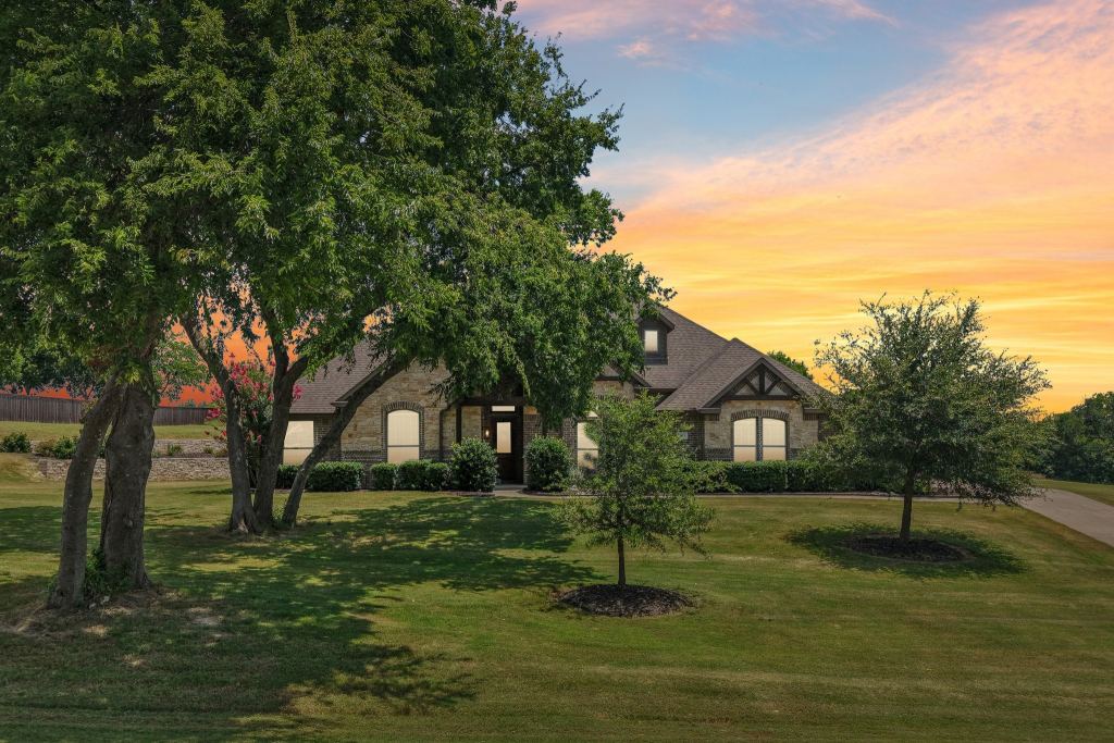 2810 Fossil Creek Drive, Midlothian, TX 76065 — photo 1