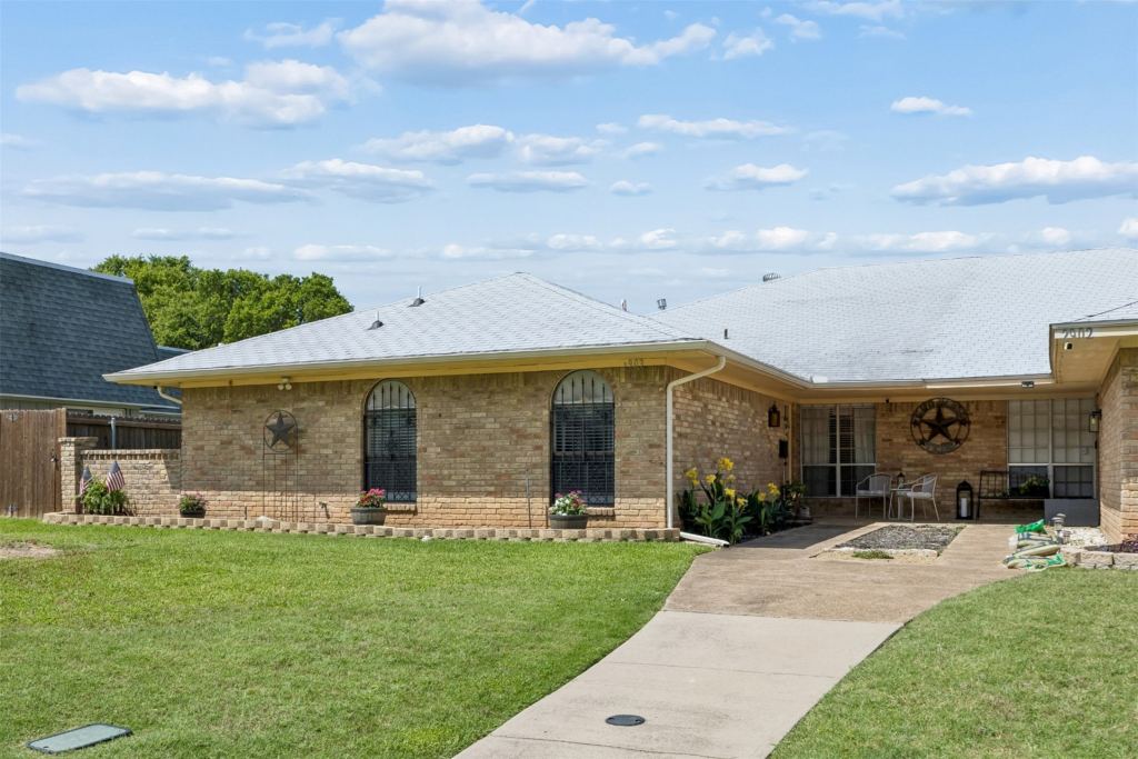 2903 Country Place Court