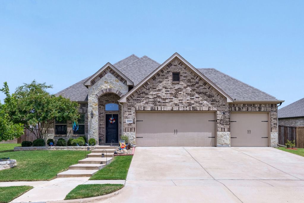211 Gardenia Drive, Royse City, TX 75189 — photo 1