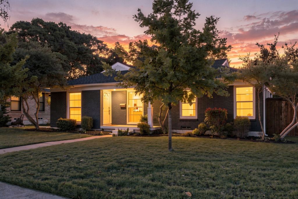 346 Classen Drive, Dallas, TX 75218 — photo 1
