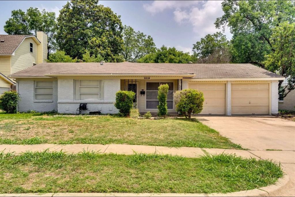 2016 Menefee Street, Arlington, TX 76010 — photo 1