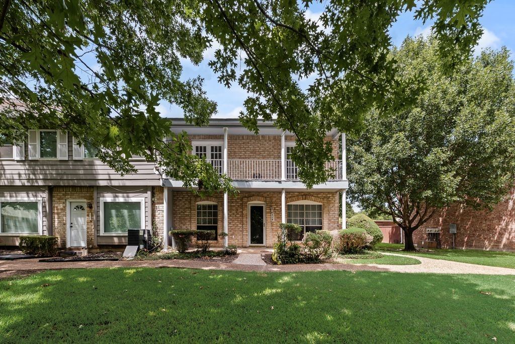 624 Trailwood Court, Garland, TX 75043 — photo 1