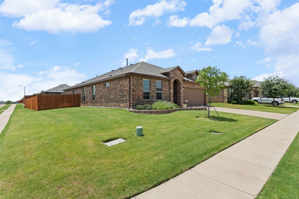 1216 Larkspur Lane, Cleburne, TX 76033 — photo 1