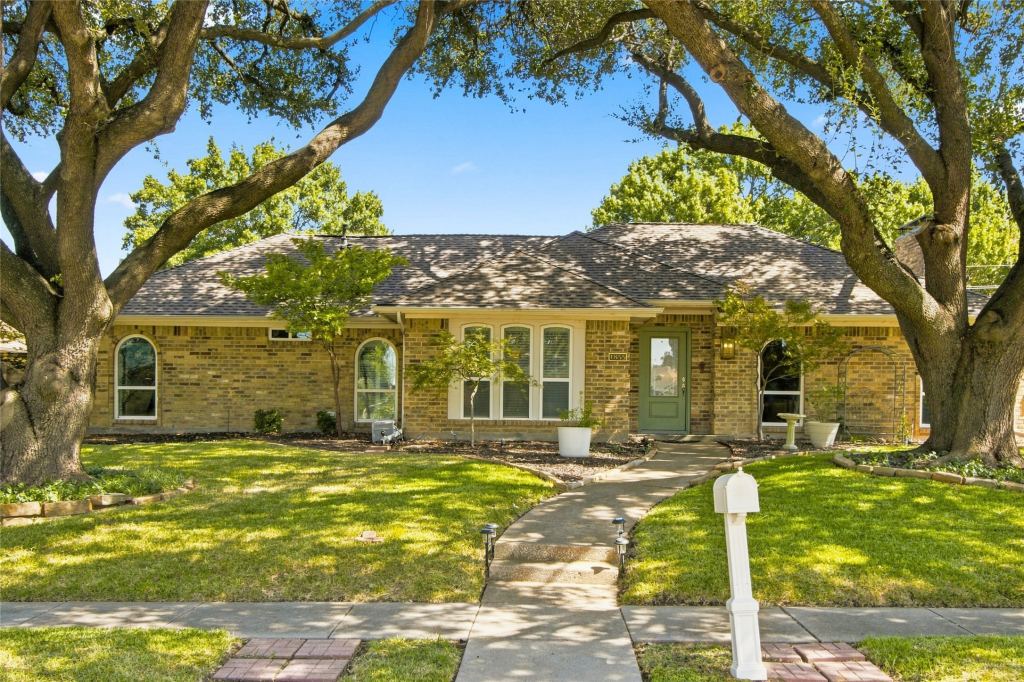 1855 Hatherly Drive, Plano, TX 75023 — photo 1