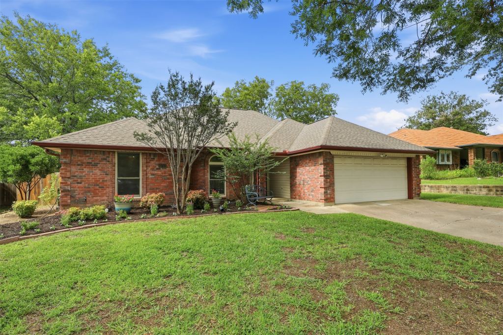 6713 N Park Drive, North Richland Hills, TX 76182 — photo 1