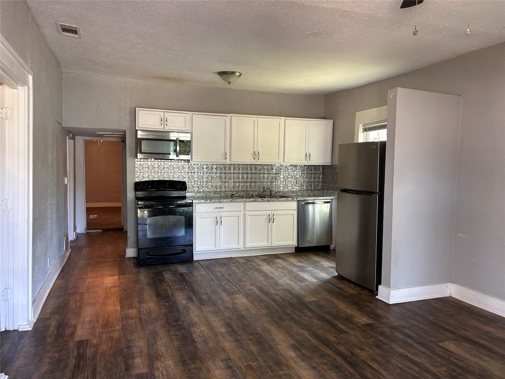 615 S Throckmorton Street, Sherman, TX 75090 — photo 1