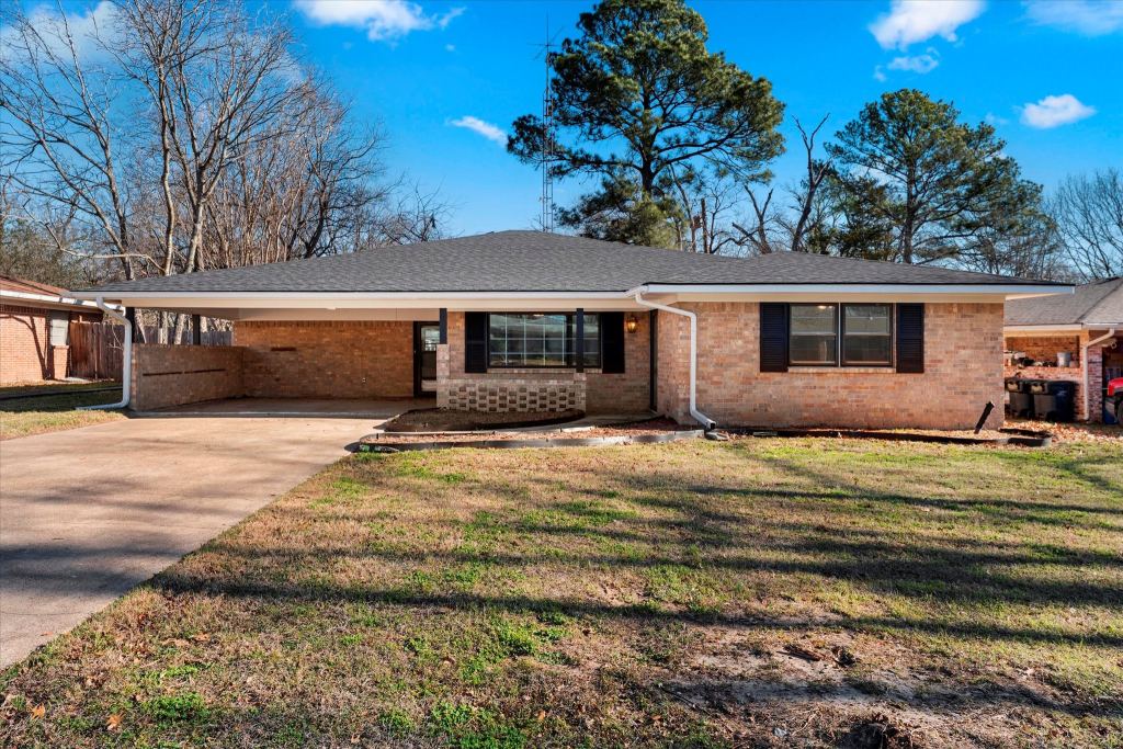601 N 38TH Street, Corsicana, TX 75110 — photo 1