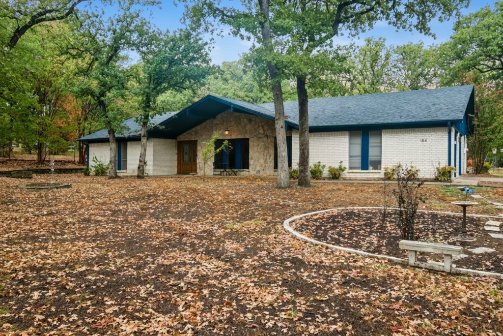 104 Trailwood Court