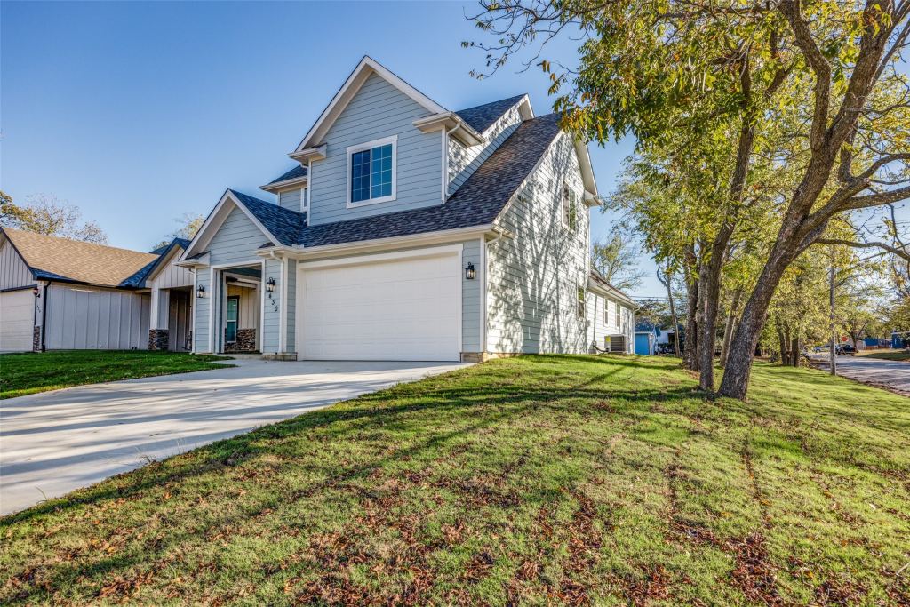 430 W Munson Street, Denison, TX 75020 — photo 1