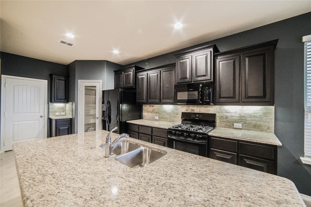 4004 Stone Trail Drive, Denton, TX 76210 — photo 1