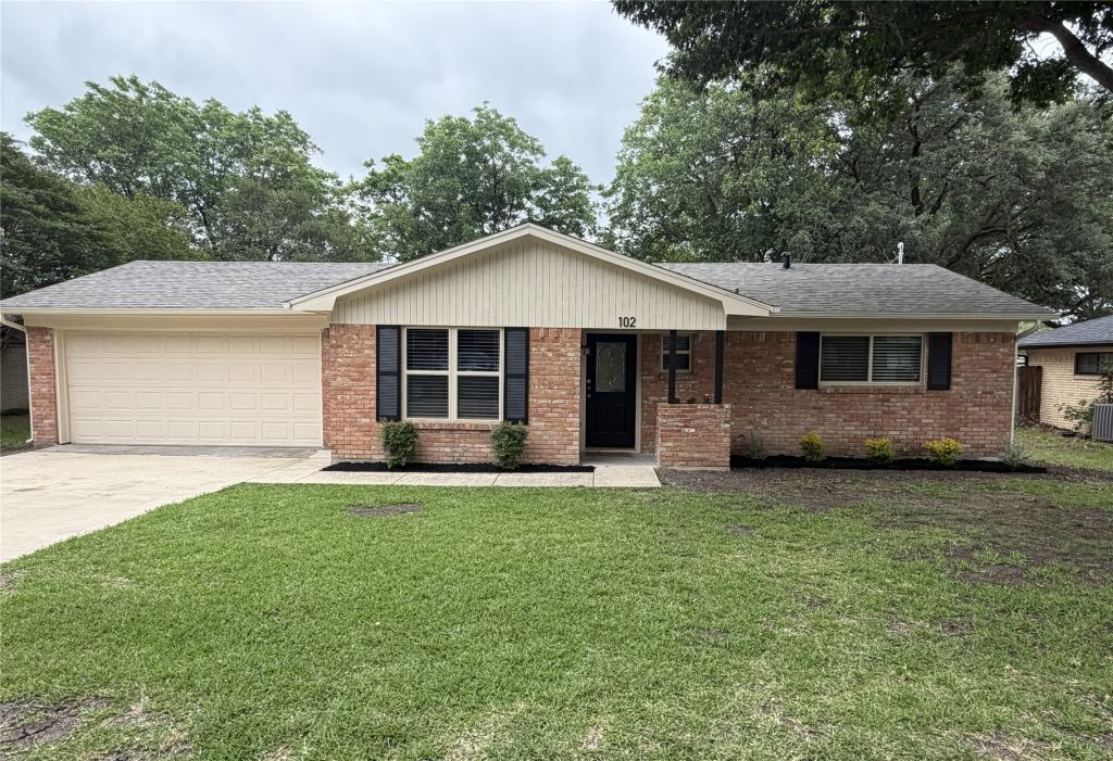 102 Cherokee Court, Waxahachie, TX 75165 — photo 1