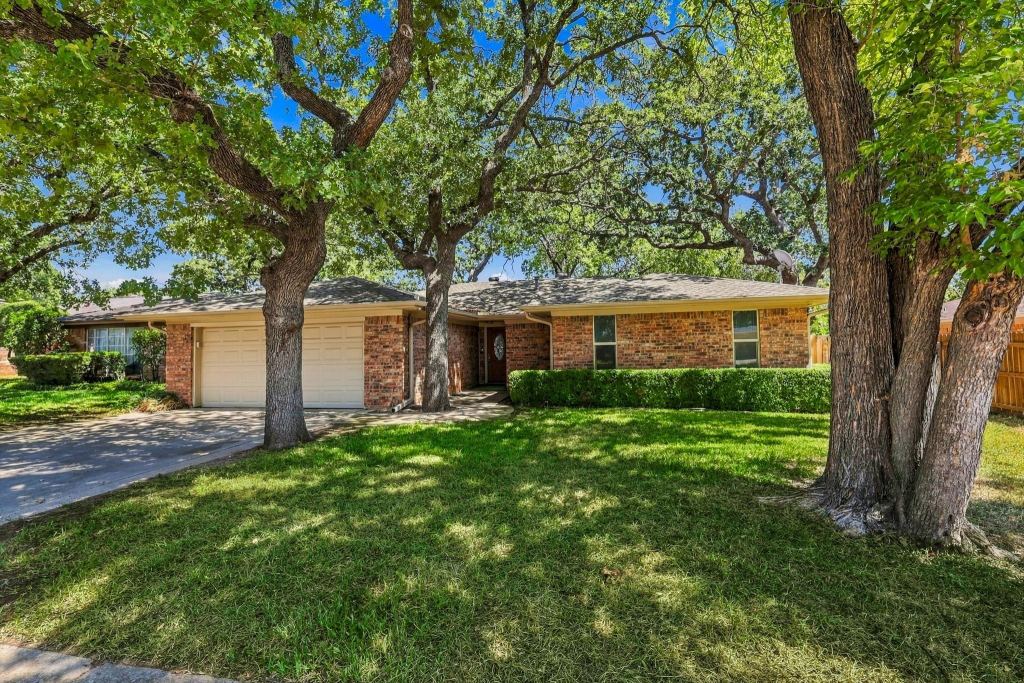 2724 Meadow Green, Bedford, TX 76021 — photo 1