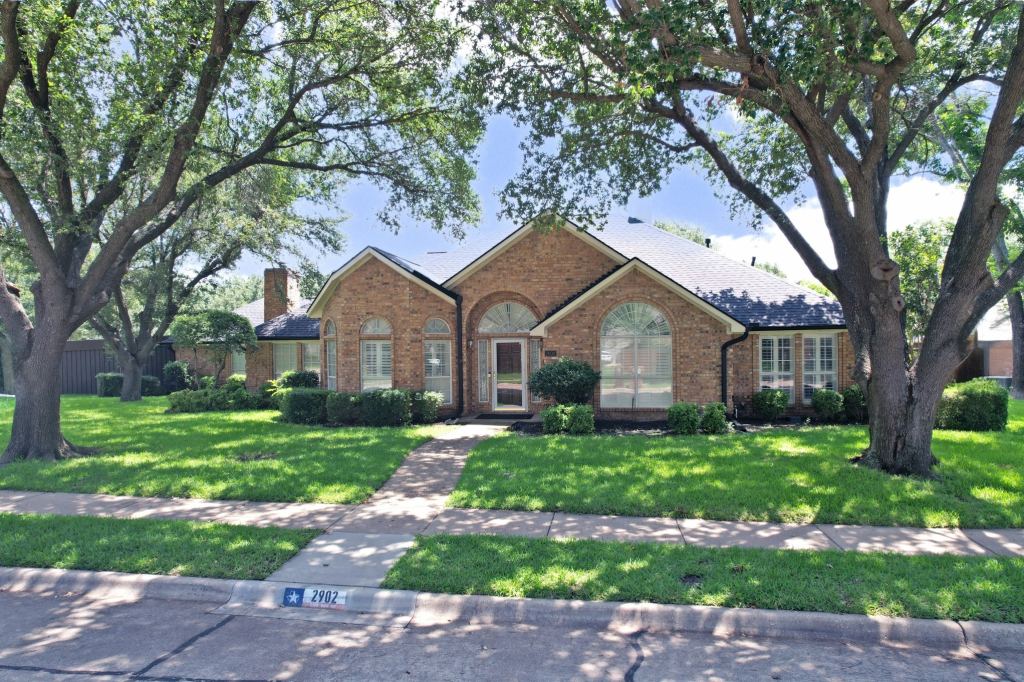 2902 Live Oak Drive, Rowlett, TX 75088 — photo 1