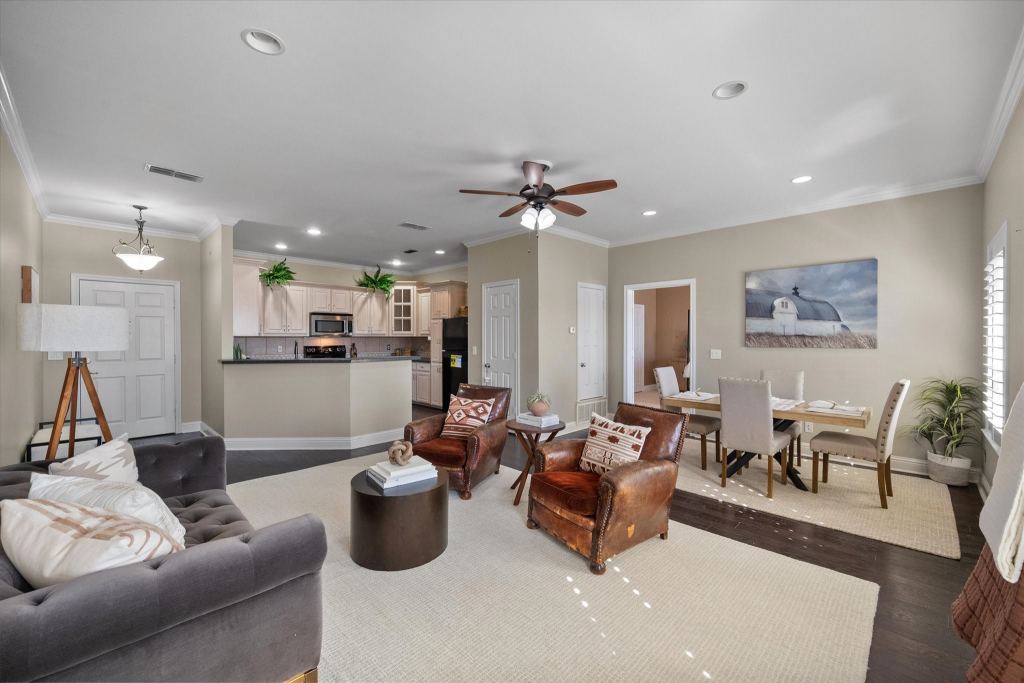 603 W 6th Avenue 203, Corsicana, TX 75110 — photo 1