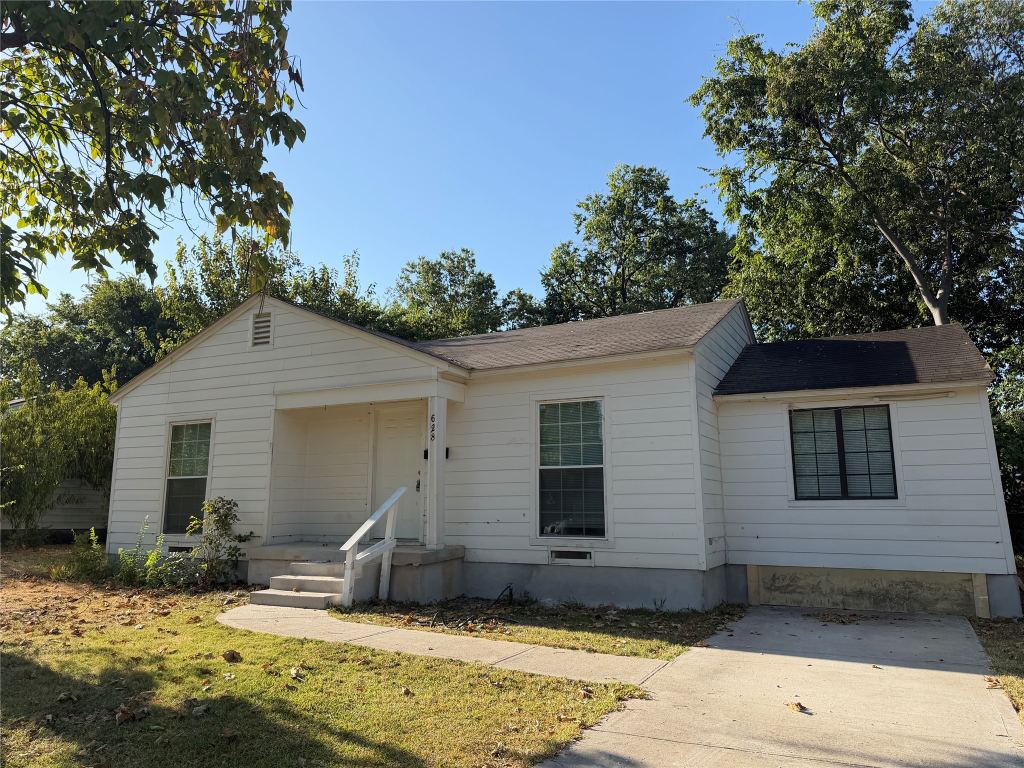 628 Cedar Drive, Garland, TX 75040 — photo 1