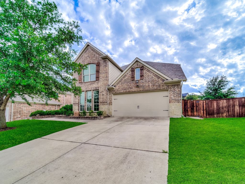 419 Aylesbury Drive, Roanoke, TX 76262 — photo 1