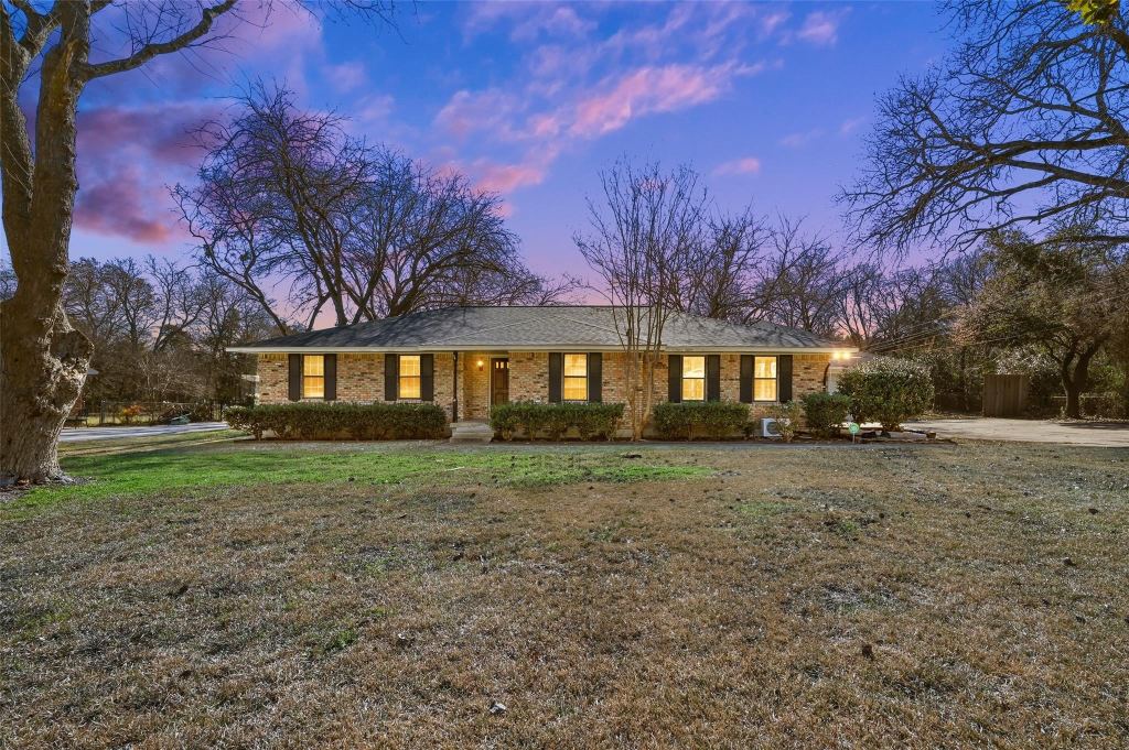 412 Spinner Road, DeSoto, TX 75115 — photo 1