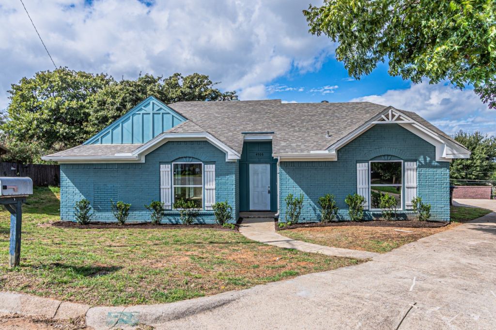 4706 Artesia Court