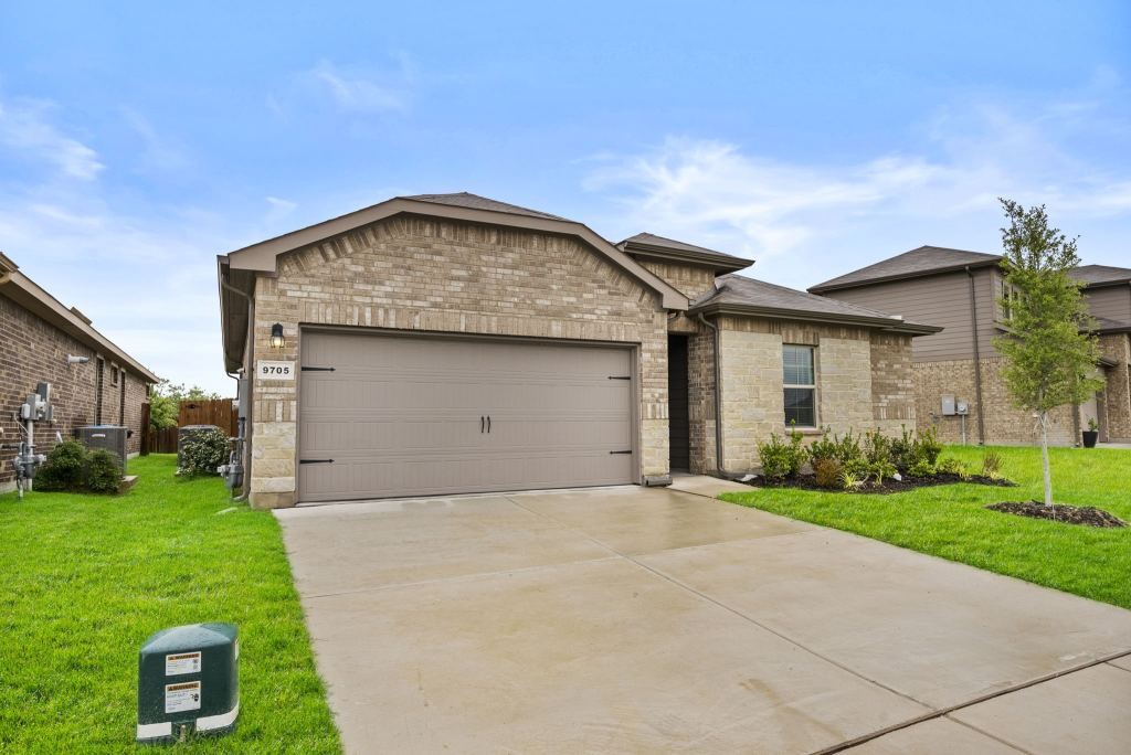 9705 Austin Hollow Road, Crowley, TX 76036 — photo 1