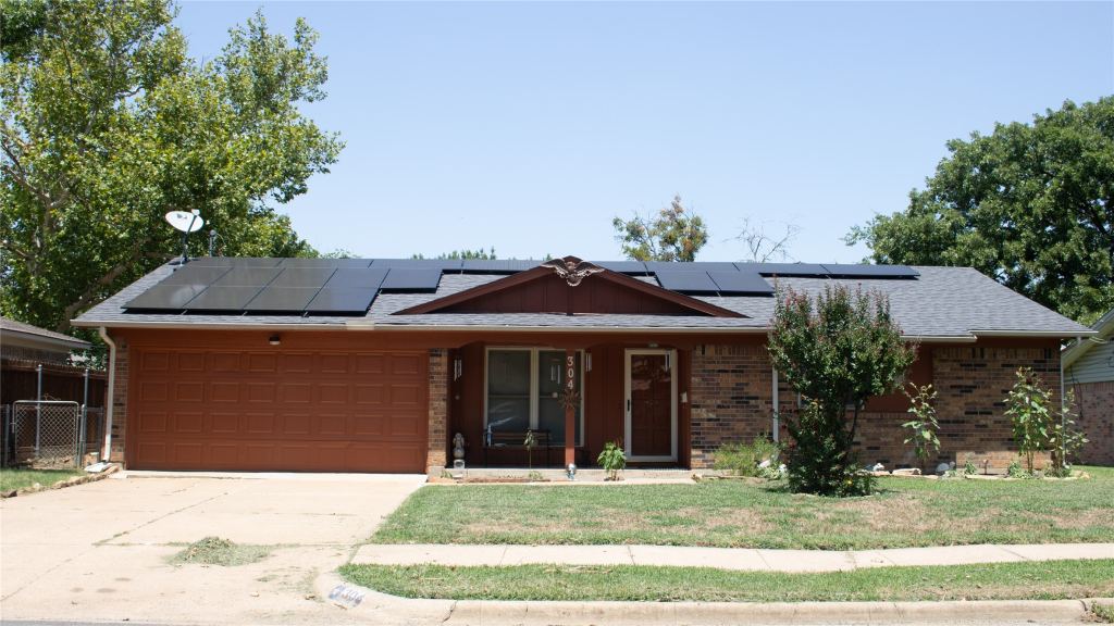 304 NW Suzanne Terrace, Burleson, TX 76028 — photo 1