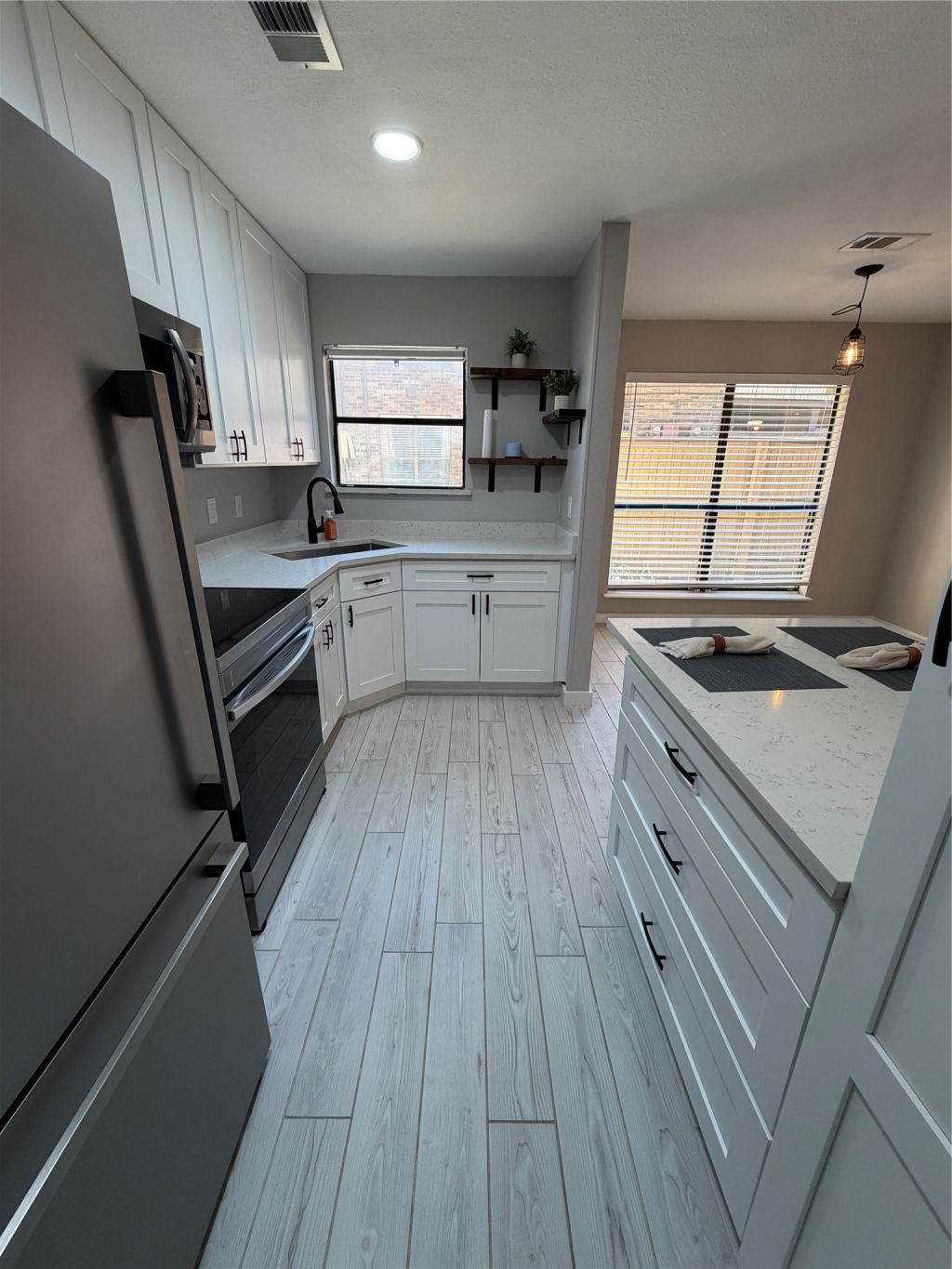 1108 Harwell Drive 1711, Arlington, TX 76011 — photo 1