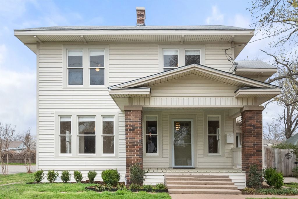 1106 W 4th Avenue, Corsicana, TX 75110 — photo 1