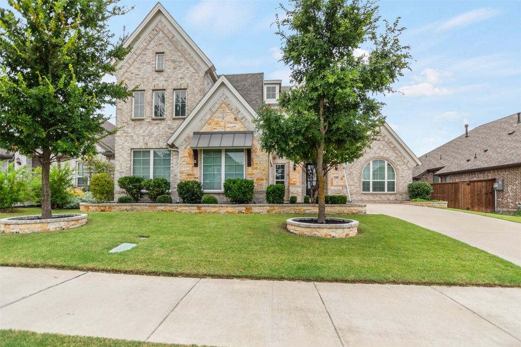 3449 Ridgecross Drive